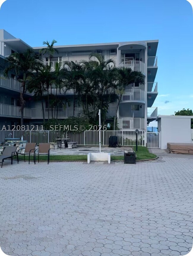Building Photo - 1480 S Ocean Blvd