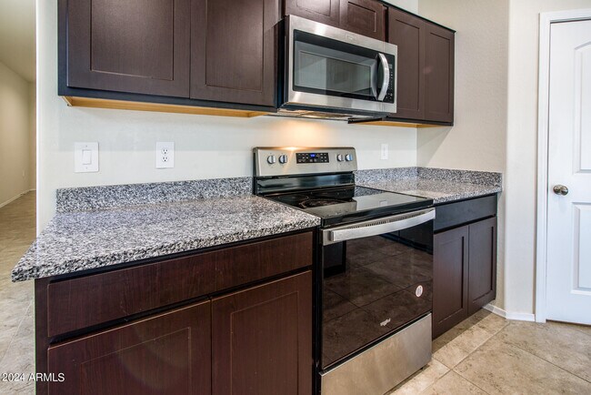 Building Photo - 35445 W San Alvarez Ave
