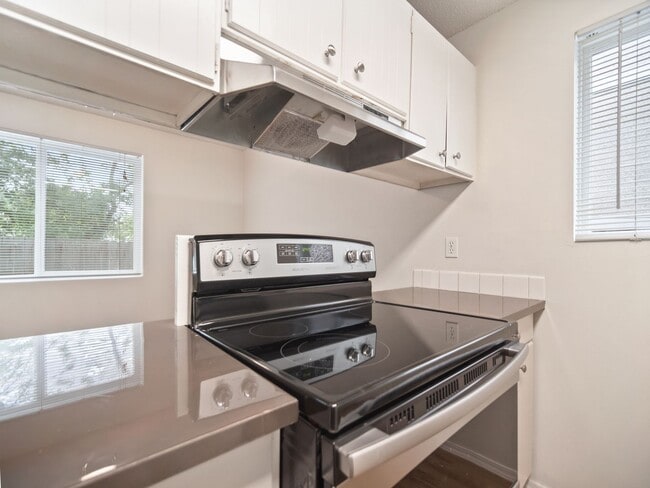 Building Photo - RENOVATED 1BD/1BA MILLWOOD APARTMENT | A/C | COVERED PARKING | PET FRIENDLY | AVAIL 9/1/26