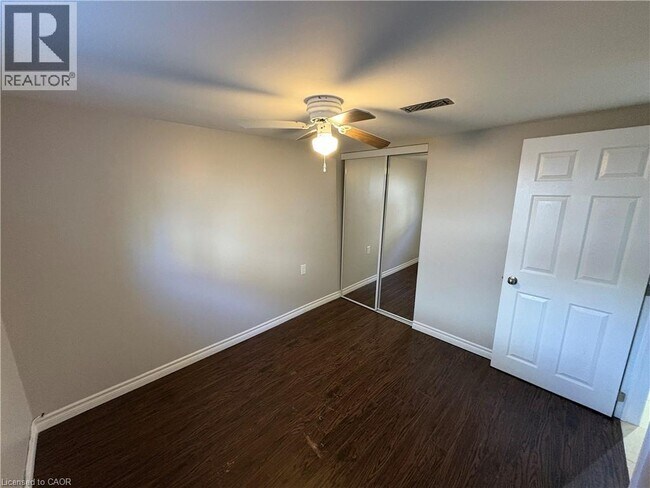 Photo du bâtiment - 285 E 28th St