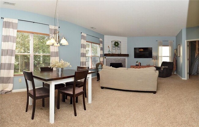 Great Room - 10655 Trailwood Dr