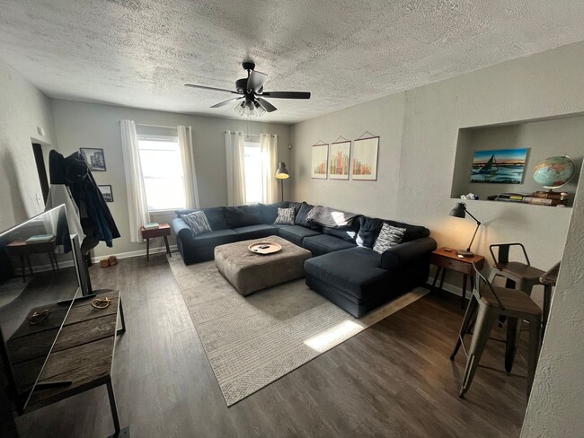 Building Photo - North Shore - 4 BR, 2 Bath with High-End K...