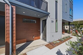 Building Photo - 102 Koa Ct