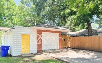 Building Photo - 241 Emelyn St