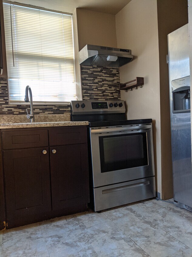 Foto principal - 533 W 232nd St