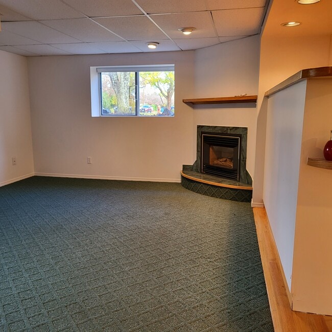 Building Photo - 2559 Cranmore Rd