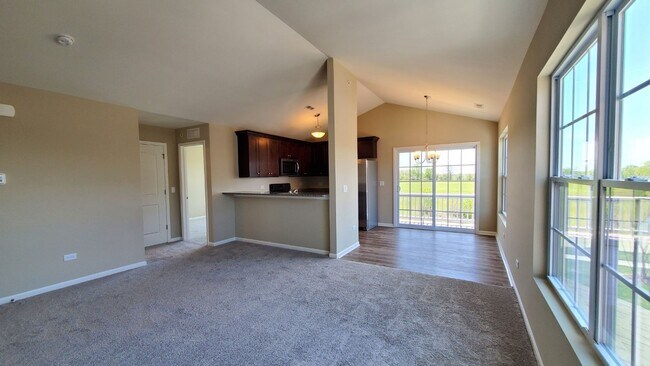 Foto del edificio - Emery Oak-2Br/2Ba Rental Home-Second Floor