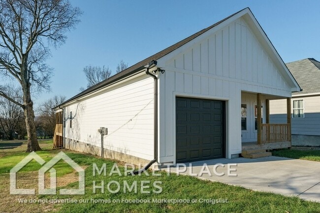 Building Photo - 2901 Dodson Ave