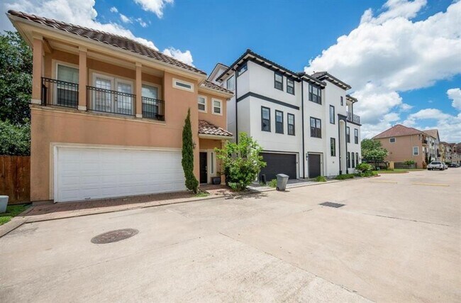 Building Photo - 7103 Windwater Lagoon Dr