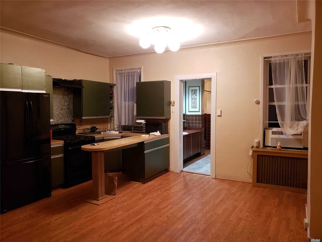 Foto principal - 126A Nassau Ave