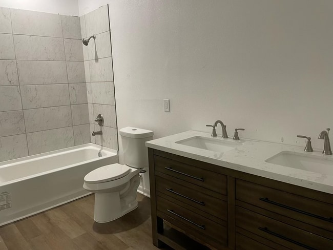 Foto del edificio - 2310 Butler Dr