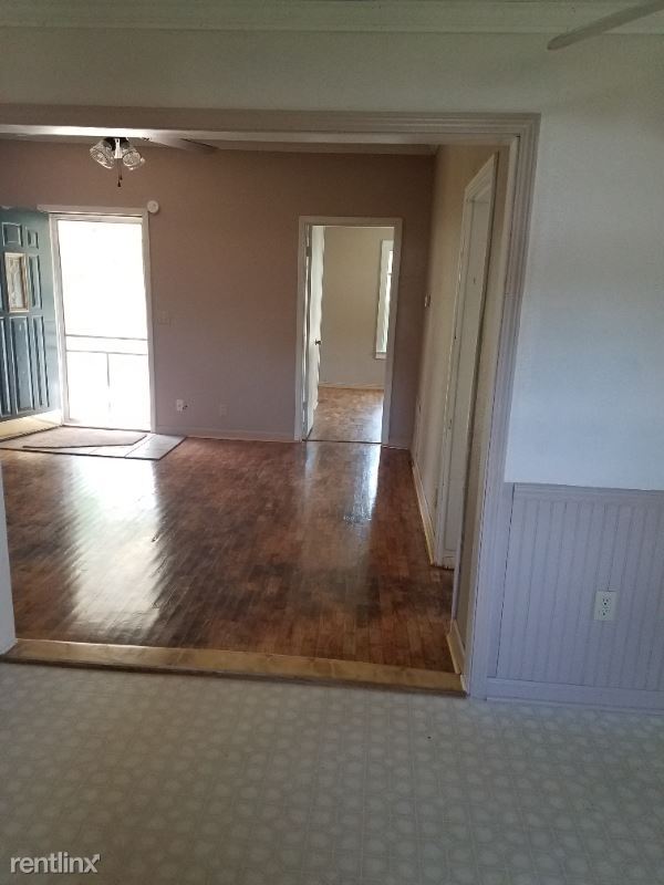 Building Photo - 3 br, 1 bath House - 3820 New London Grave...