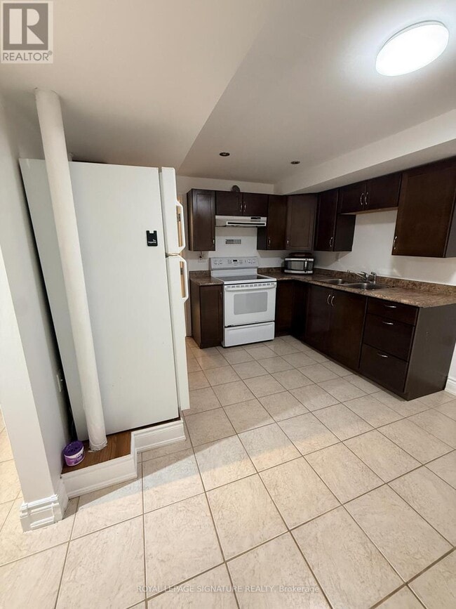 Building Photo - 6359 Plowmans Heath