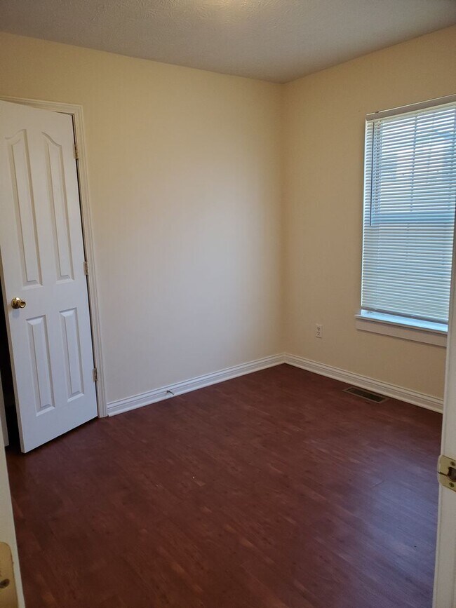 Foto del edificio - 197&amp;199 Scottie Drive