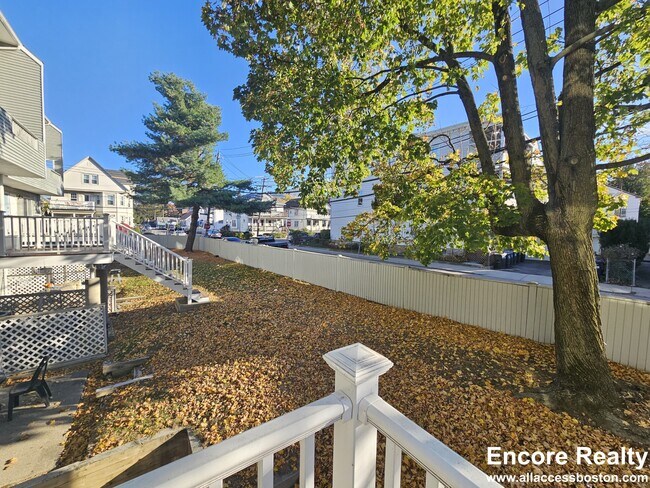 Foto del edificio - 146 N Beacon St