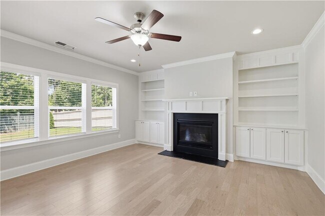 Foto del edificio - 781 Belerose Ln