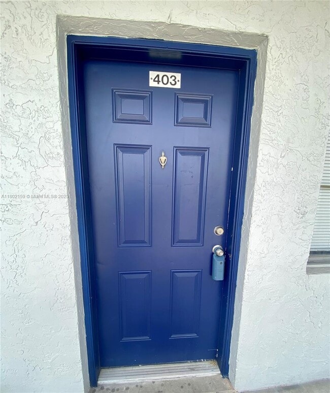 Foto del edificio - 8740 N Sherman Cir