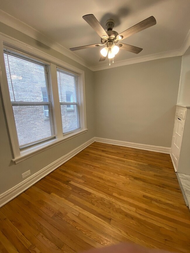 Building Photo - 1525 W Estes Ave