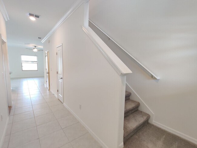 Foto del edificio - 9665 Ashworth Pl