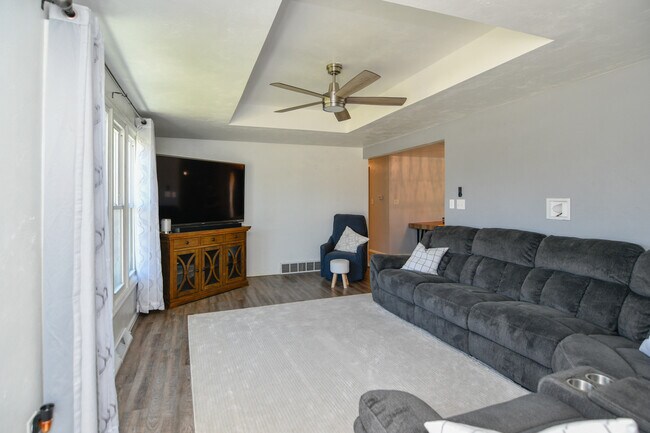 Foto del edificio - 981 Hillcrest Heights