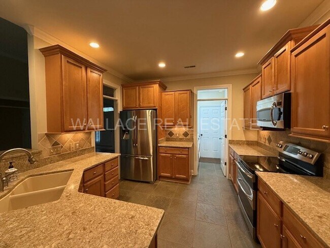 Foto del edificio - MAIN LEVEL LIVING IN THE HEART OF FARRAGUT...4 BEDROOM!!