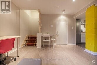 Building Photo - 56 Logandale Rd