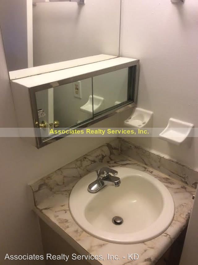 Building Photo - 6108 SW 9th Pl