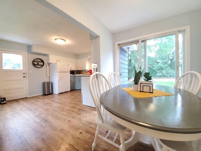 Building Photo - 1717 4th Ave SW