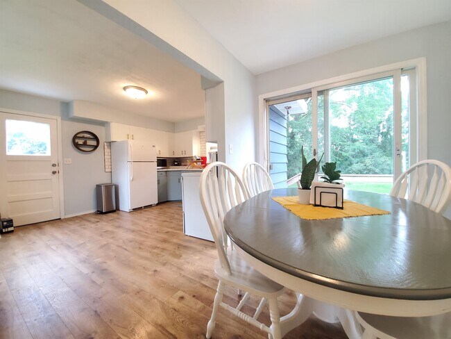 Foto del edificio - 1717 4th Ave SW