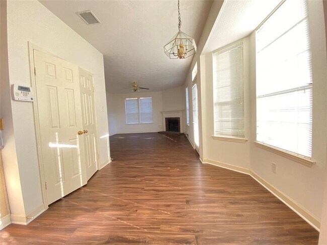 Foto del edificio - 13606 Midfield Glen Ct
