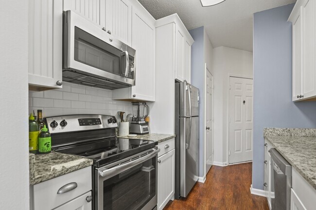 Building Photo - 2234 Chatelain Way
