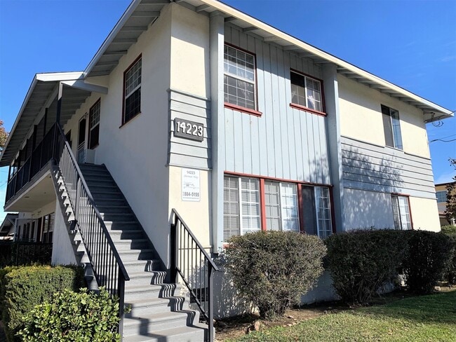 Foto del edificio - Spacious, modern, and bright! Love at first sight