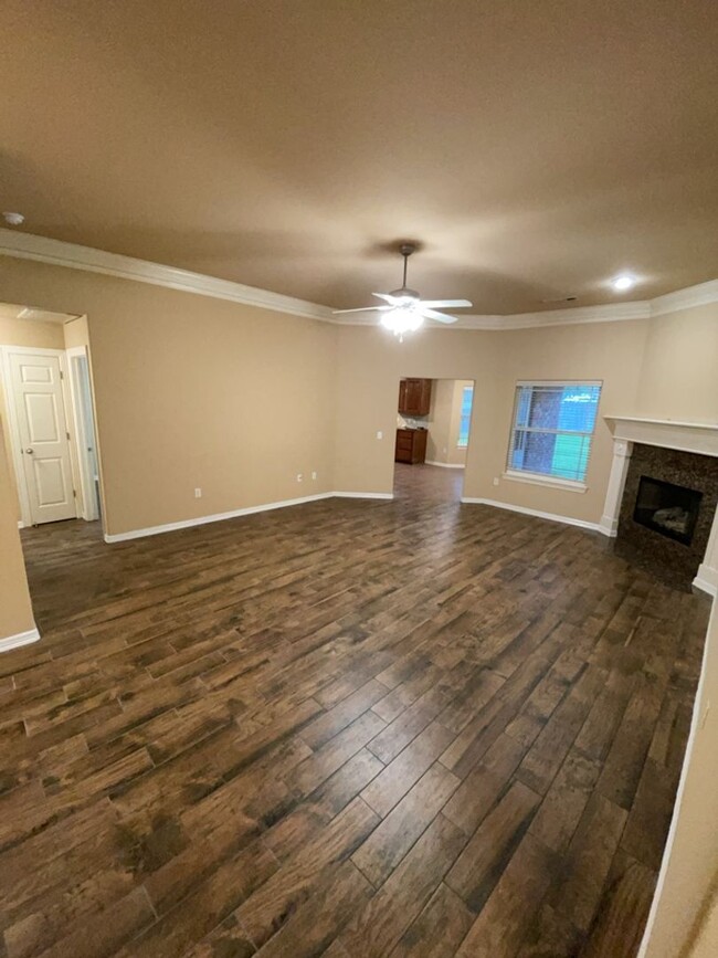 Foto del edificio - Gorgeous 3 Bedroom 2 Bathroom Single Famil...