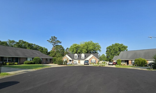 Building Photo - 385 Wildwood Ave