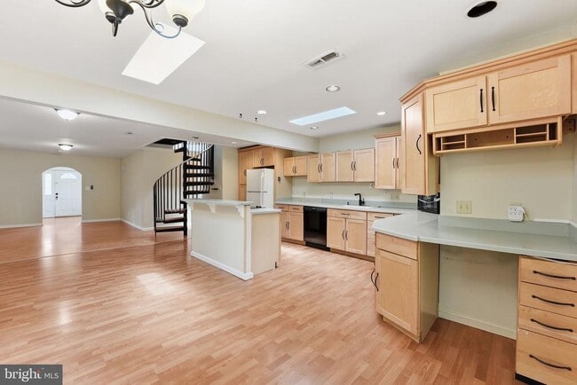 Building Photo - 7605 Fisher Dr