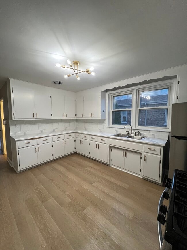 Foto del edificio - 6208 S Keating Ave