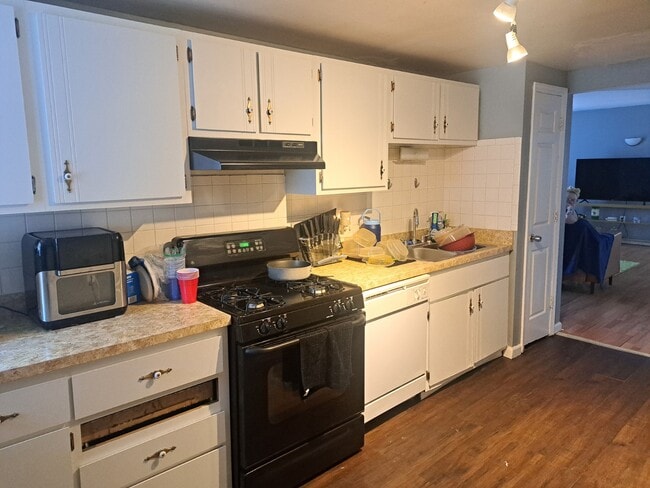 Building Photo - 2217 Pestalozzi St