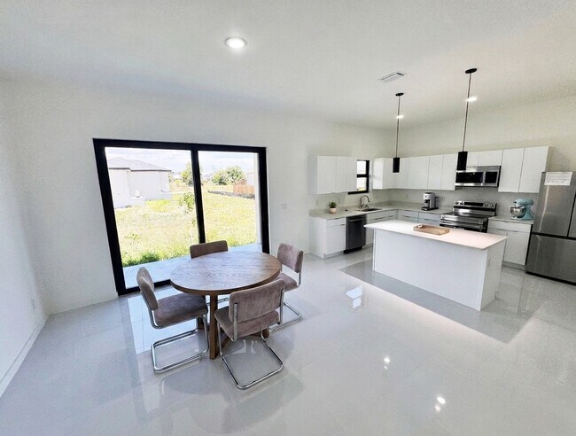 Foto del edificio - 4206 NW 32nd St