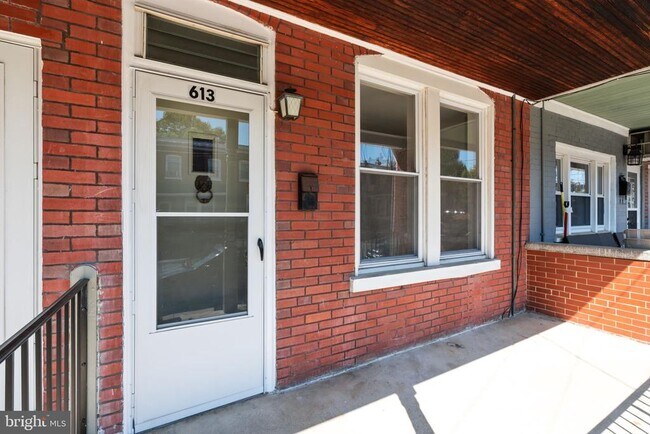 Foto del edificio - 613 N Scott St