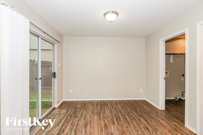 Foto del edificio - 3643 Bridgebluff Ln