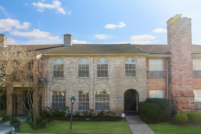 Foto del edificio - 3362 Continental Dr