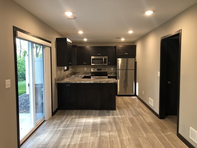 Foto del edificio - 235 3rd St SE