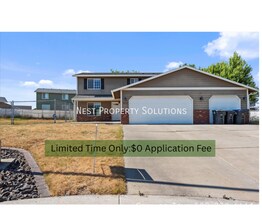 Building Photo - 812 Sage Bay Dr