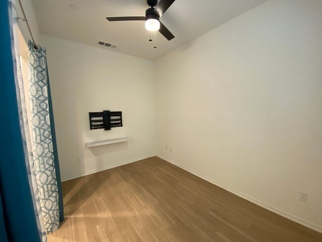 Foto del edificio - 3 bed, 3.5bath wihtin The Pacific Ridge Community in Oceanside