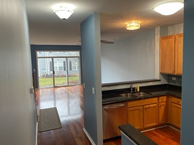 Building Photo - 2439 Oneida Ln