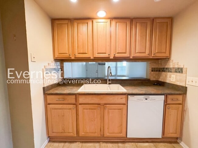 Foto del edificio - 8208 S High Ct