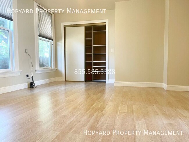 Building Photo - 3115 Stuart St