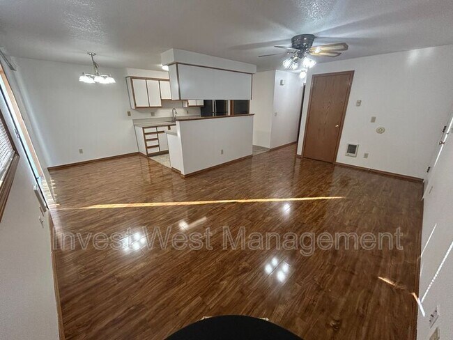 Foto del edificio - 3911 Plomondon St