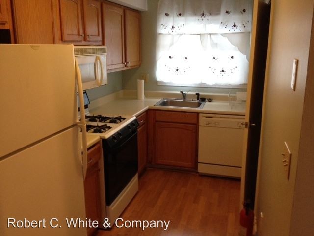 Foto del edificio - 2 br, 1.5 bath House - 392 Elm St. Unit P3