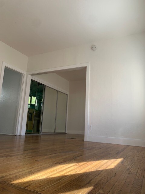 Foto del edificio - 852 N Edinburgh Ave